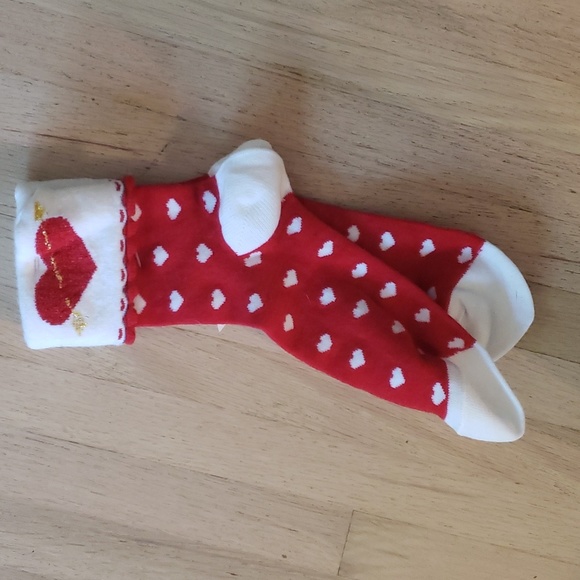 NEW with Tags Finishing Touches Valentines Day Socks SZ 9-11, Acrylic, Spandex.. - Picture 4 of 7